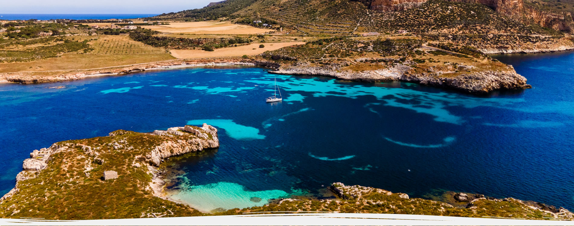 View of the garden of the Isola Mia hotel in Favignana